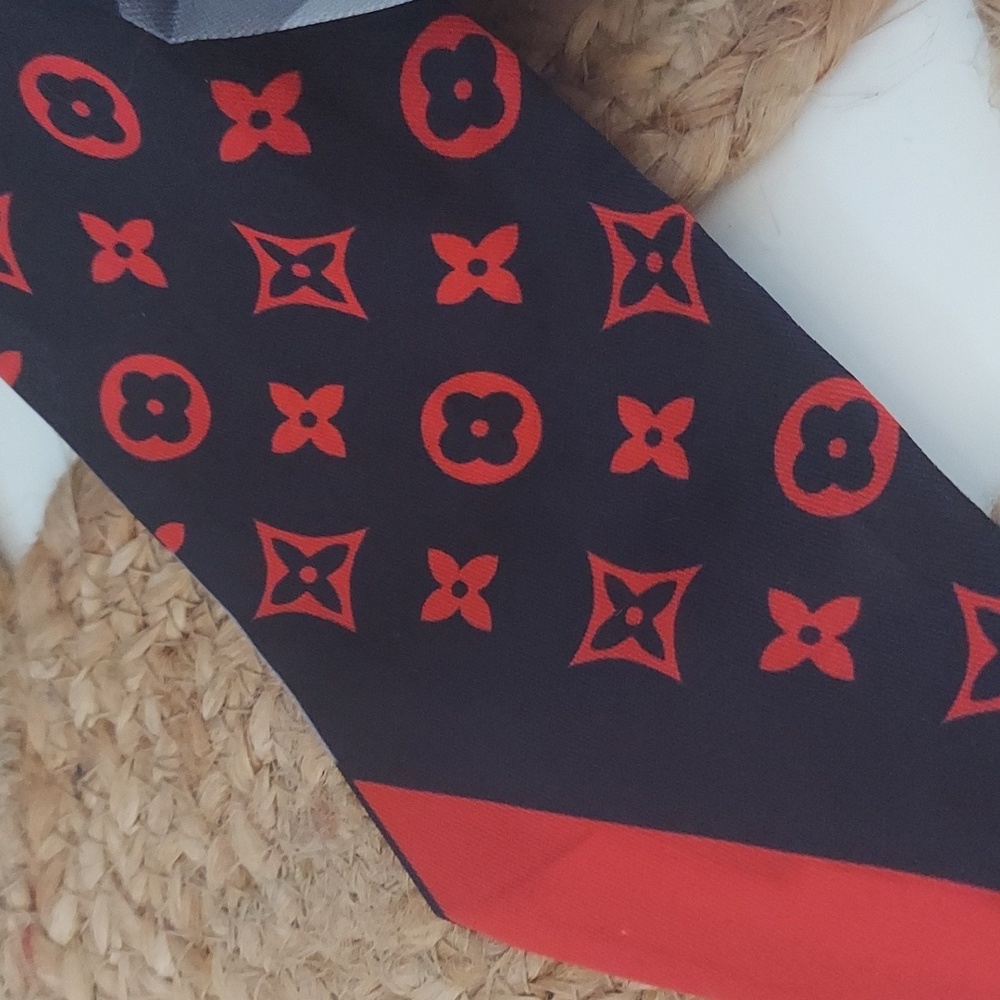 BRAND NEW Authentic Louis Vuitton Twilly Scarf - Picture 3 of 4